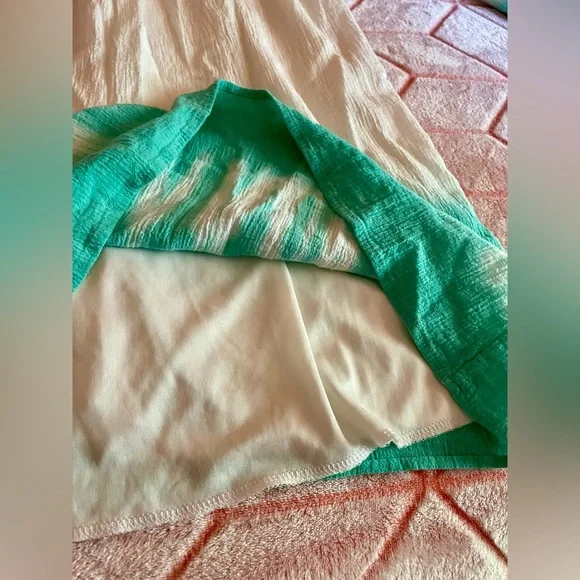 🛼 Cold Shoulder Ombre Dress by Sage 🛼 - Picture 2 of 5